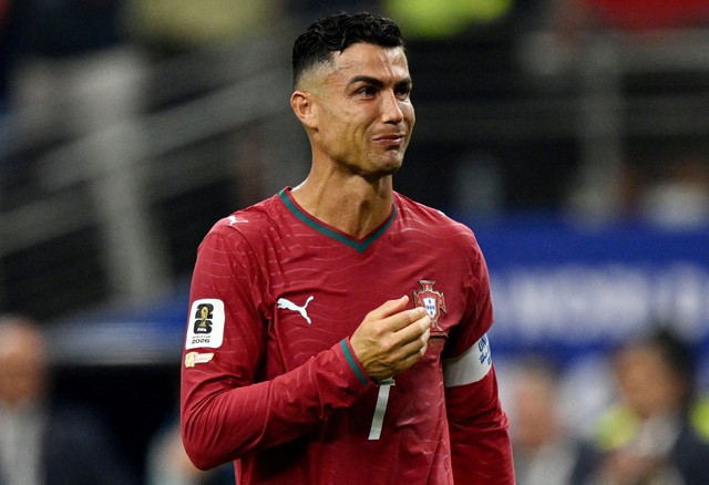 Ronaldo bất ngờ có động thái gây tranh cãi sau khi bị loại khỏi World Cup
- Ảnh 2.
