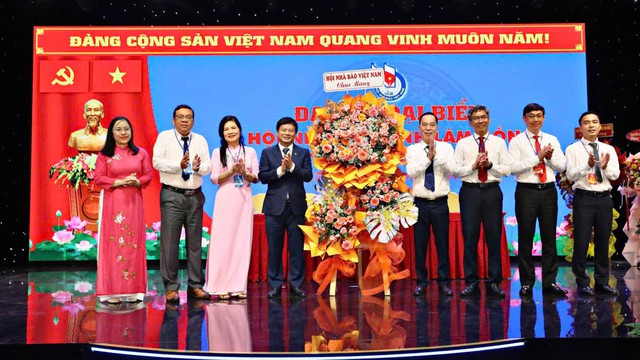 Nhà báo Lê Huy Toàn làm Chủ tịch Hội Nhà báo Lâm Đồng - Ảnh 4.