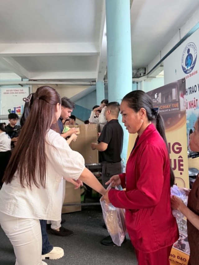 Lan tỏa yêu thương từ những bữa cơm nghĩa tình - Ảnh 3.