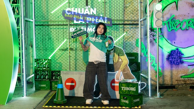 H&agrave;ng trăm người trẻ b&ugrave;ng nổ cảm x&uacute;c ở đ&ecirc;m nhạc 'ph&aacute; chuẩn' của Tuborg - Ảnh 3.