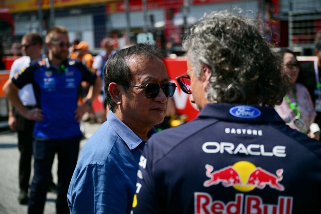 B&aacute;n gần 14 tỉ lon nước tăng lực, đế chế Red Bull lại gi&agrave;u nhất Th&aacute;i Lan- Ảnh 1.