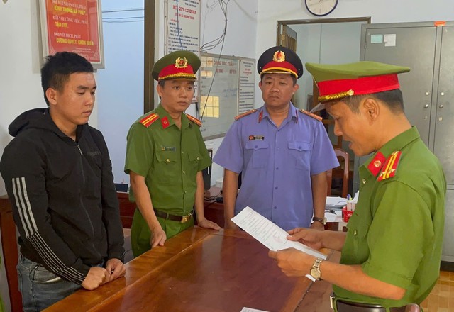 Công an tỉnh Vĩnh Long bắt thủ kho tham ô tài sản công ty- Ảnh 1.