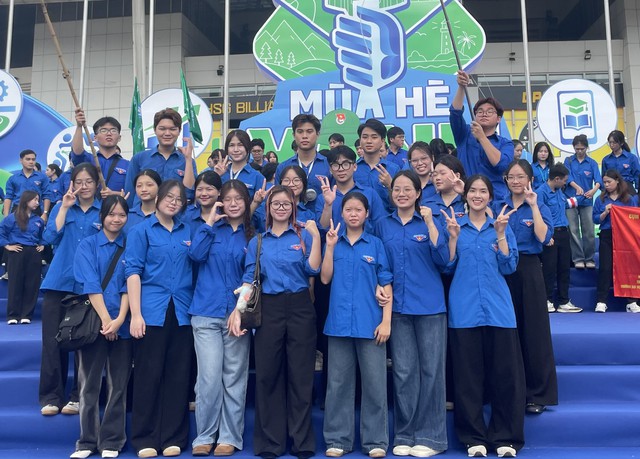 Sinh viên người Úc 'được bạn rủ đi Mùa hè xanh là đi luôn'- Ảnh 5.