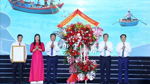 Ninh Bình có thương hiệu du lịch biển mới- Ảnh 2.