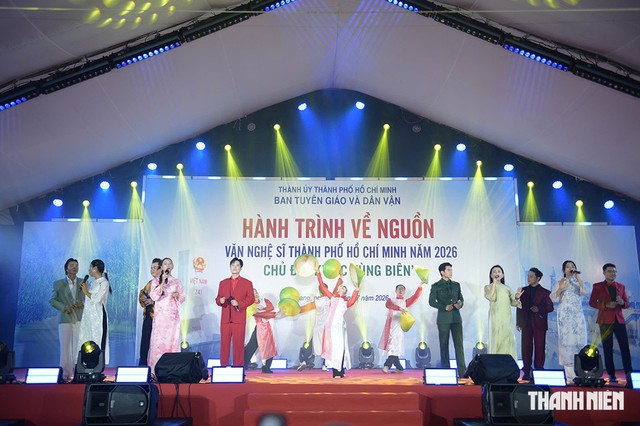 Cảm xúc “Ký ức vùng biên” của văn nghệ sĩ TP.HCM - Ảnh 1.