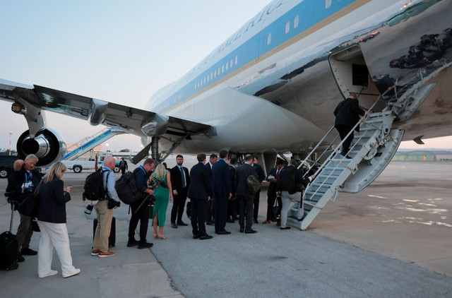 Tại sao Tổng thống Trump phải đổi chuy&ecirc;n cơ về nước sau khi họp NATO?- Ảnh 2.