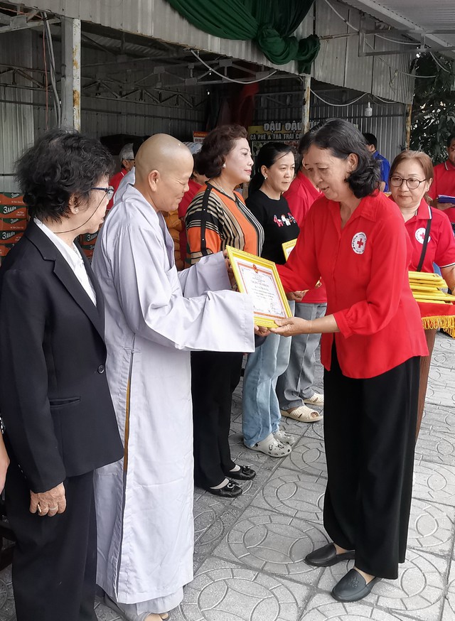 Ấm áp tình thân - Ảnh 4.
