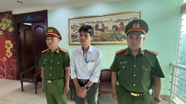 C&ocirc;ng an tỉnh Đắk Lắk bắt gi&aacute;m đốc b&aacute;n hơn 250 tấn ph&acirc;n b&oacute;n giả- Ảnh 1.