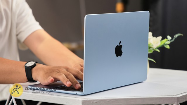 Người dùng đổi laptop năm 2026: Vì sao MacBook được cân nhắc nhiều hơn? - Ảnh 1.