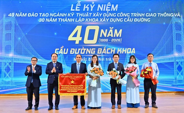 Đ&agrave; Nẵng: Đ&oacute;n 'c&uacute; h&iacute;ch' hạ tầng, trường đại học mở ng&agrave;nh đường sắt tốc độ cao - Ảnh 4.