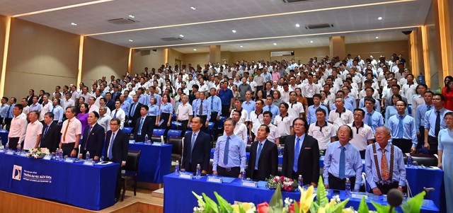 Đ&agrave; Nẵng: Đ&oacute;n 'c&uacute; h&iacute;ch' hạ tầng, trường đại học mở ng&agrave;nh đường sắt tốc độ cao - Ảnh 2.
