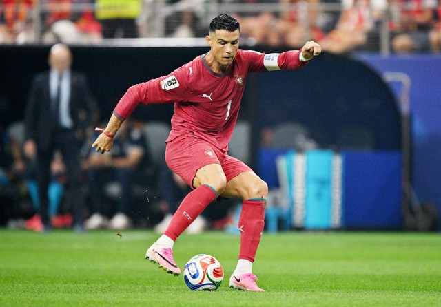 Tân HLV đội tuyển Bồ Đào Nha: 'Tôi chắc chắn sẽ triệu tập Ronaldo nếu...'- Ảnh 1.