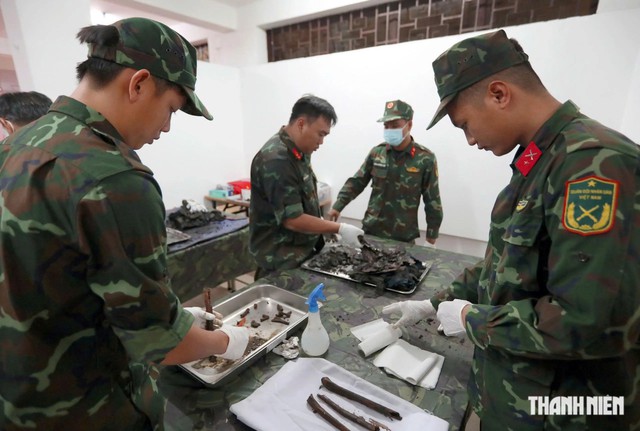 Tìm liệt sĩ bằng trách nhiệm và trái tim người lính - Ảnh 2.