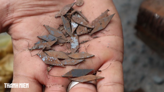CSGT TP.HCM hóa trang truy tìm 'đinh tặc' trên các tuyến đường cửa ngõ - Ảnh 1.