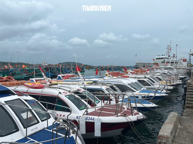 H&agrave;ng loạt ca n&ocirc; v&agrave; t&agrave;u du lịch tại Ph&uacute; Quốc tạm dừng hoạt động - Ảnh 1.