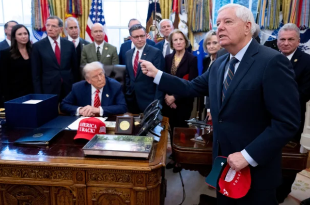 Bệnh lý nguy hiểm hiếm gặp khiến thượng nghị sĩ thân ông Trump đột ngột qua đời- Ảnh 1.