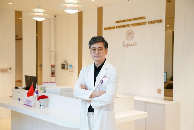 TS-BS Lee Doo Yang: Đẹp tự nhi&ecirc;n với m&ocirc; h&igrave;nh thẩm mỹ trong bệnh viện chuẩn JCI- Ảnh 1.