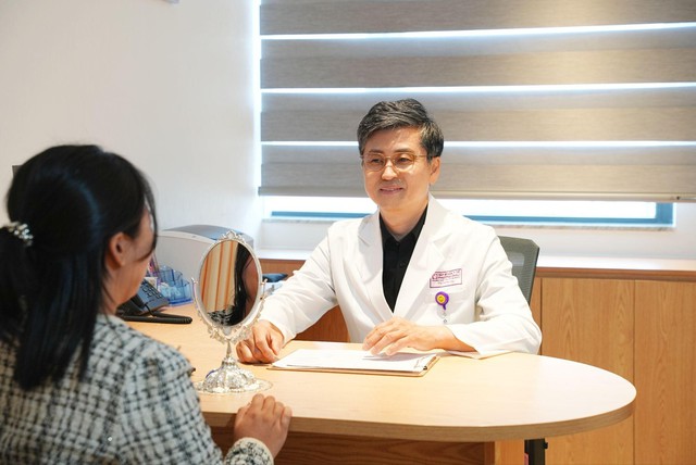 TS-BS Lee Doo Yang: Đẹp tự nhi&ecirc;n với m&ocirc; h&igrave;nh thẩm mỹ trong bệnh viện chuẩn JCI- Ảnh 2.
