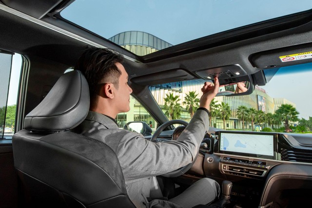 Toyota Camry HEV: Đẳng cấp doanh nh&acirc;n, sẵn s&agrave;ng cho xu hướng nhi&ecirc;n liệu xanh - Ảnh 3.