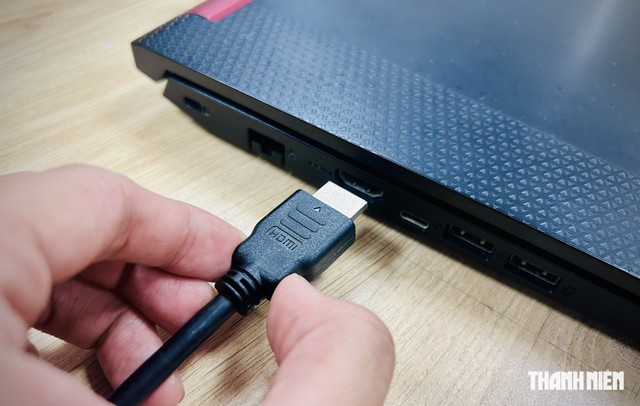 Vì sao một số laptop lại không có cổng HDMI? - Ảnh 1.