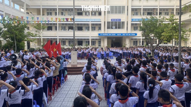 Giáo viên ở An Giang tự học tiếng Anh 30 phút mỗi ngày - Ảnh 1.