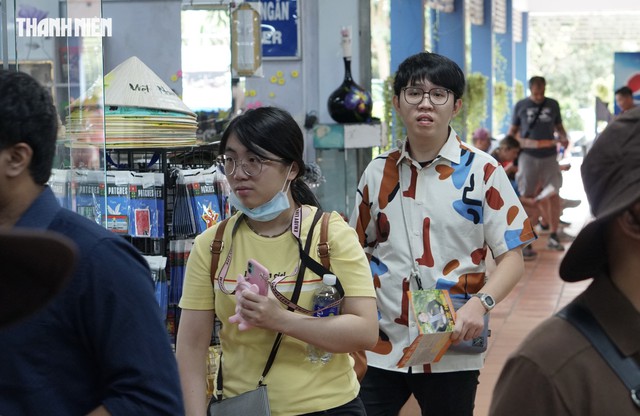 V&igrave; sao Trung Quốc l&agrave; thị trường kh&aacute;ch lớn nhất của du lịch Việt Nam? - Ảnh 1.