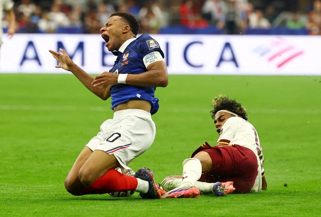 Thủ tướng Tây Ban Nha chúc mừng đội tuyển vào chung kết World Cup, Yamal 'thắng áp đảo' Mbappe- Ảnh 5.