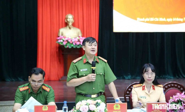 C&ocirc;ng an TP.HCM cam kết xử l&yacute; dứt điểm vướng mắc thủ tục h&agrave;nh ch&iacute;nh - Ảnh 1.