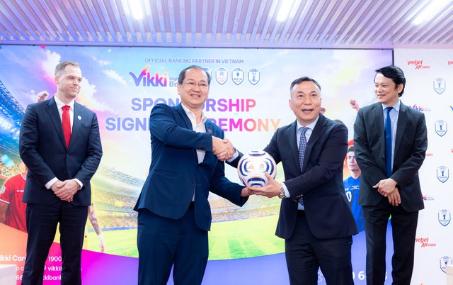 Vietjet v&agrave; Ng&acirc;n h&agrave;ng số Vikki trở th&agrave;nh đơn vị đồng h&agrave;nh c&ugrave;ng ASEAN United FC
- Ảnh 3.