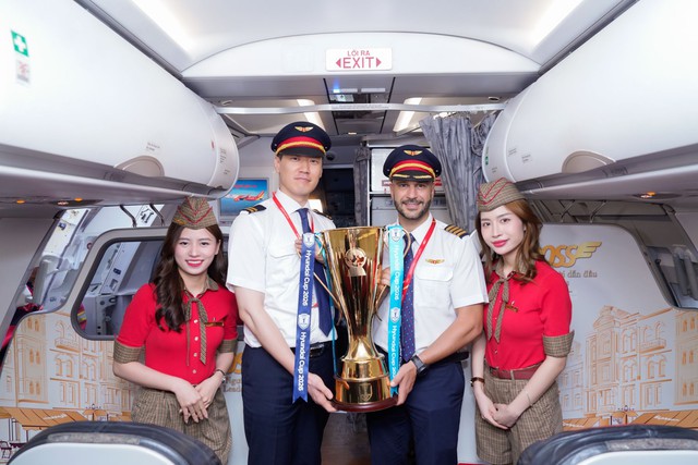 Vietjet v&agrave; Ng&acirc;n h&agrave;ng số Vikki trở th&agrave;nh đơn vị đồng h&agrave;nh c&ugrave;ng ASEAN United FC
- Ảnh 6.