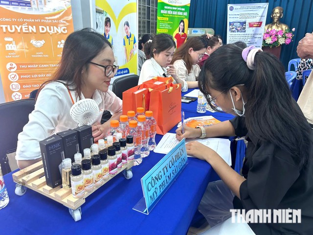 Hơn 13.782 việc làm trống tại TP.HCM: Thu nhập tới 39 triệu đồng/tháng - Ảnh 3.
