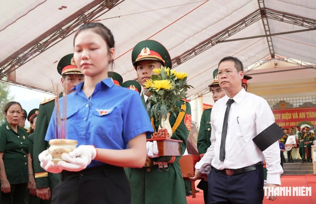 Sau 57 năm dưới lòng hang Đá Sập, 5 liệt sĩ trở về đất mẹ - Ảnh 2.