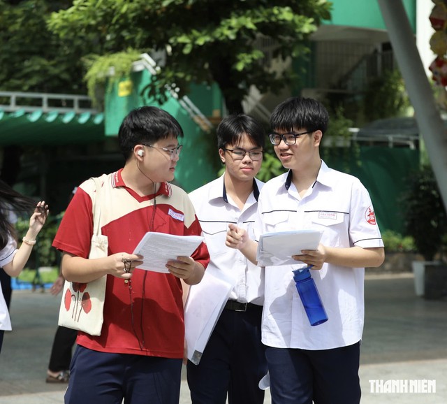 Vì sao gần một tháng nữa thí sinh mới biết kết quả xét tuyển ĐH?- Ảnh 1.