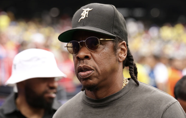 Show diễn của Jay-Z tại New York hỗn loạn v&igrave; chen lấn - Ảnh 1.