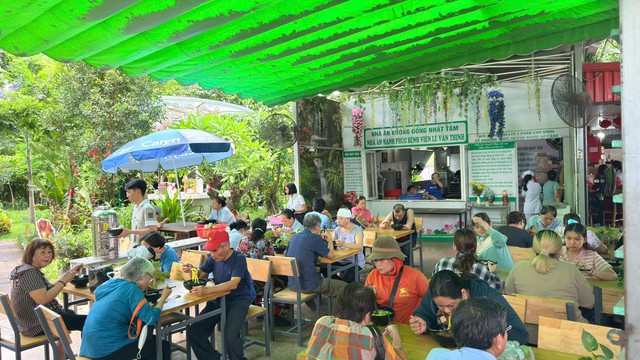 ‘Nhà thương’ của người nghèo - Ảnh 1.