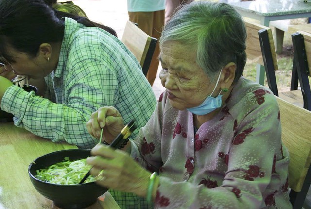 ‘Nhà thương’ của người nghèo - Ảnh 2.