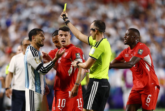 Thẻ vàng và thẻ đỏ ở bán kết World Cup 2026: Ai có nguy cơ vắng mặt trận chung kết?- Ảnh 1.