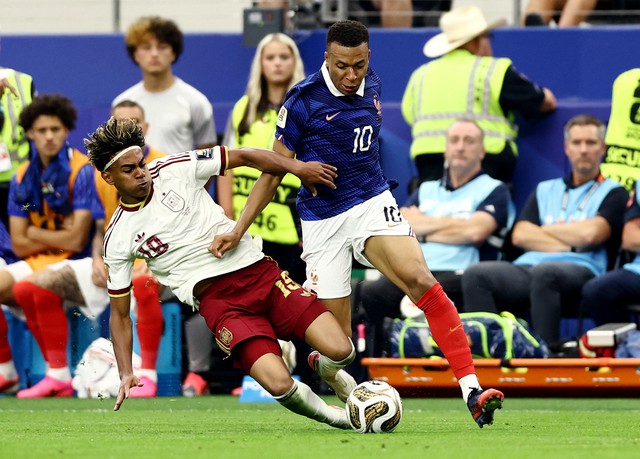 Kết quả b&aacute;n kết World Cup 2026: T&acirc;y Ban Nha dạy Ph&aacute;p b&agrave;i học về tư duy chơi b&oacute;ng- Ảnh 1.
