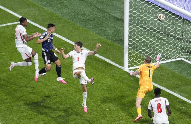 M&agrave;n ngược d&ograve;ng kỳ vĩ của Argentina, Messi khiến đội tuyển Anh sụp đổ- Ảnh 10.