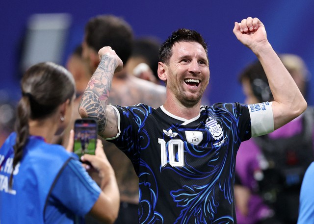 19 năm trước Messi tắm cho Yamal, chung kết World Cup 2026 Messi đấu Yamal: Sự thú vị của số phận!- Ảnh 3.
