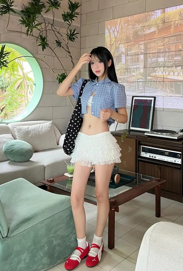 Chinh phục xu hướng phối đồ đa sắc đầy cá tính- Ảnh 4.