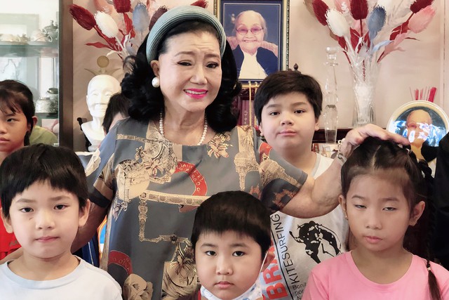 NSND Kim Cương - Tượng đ&agrave;i của kịch n&oacute;i miền Nam: Một nghệ sĩ đa năng v&agrave; nh&acirc;n hậu- Ảnh 2.