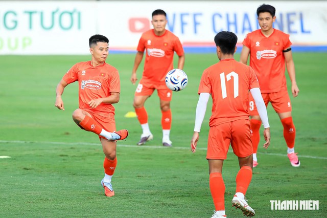 Ho&agrave;ng Đức &lsquo;bật m&iacute;&rsquo; ph&aacute;t kiến của thầy Kim Sang-sik: Xếp T&agrave;i Lộc đ&aacute; vị tr&iacute; 'lạ'- Ảnh 3.