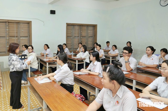 Không lập biên bản thí sinh mang điện thoại: Khánh Hòa sẽ xử lý người coi thi- Ảnh 2.