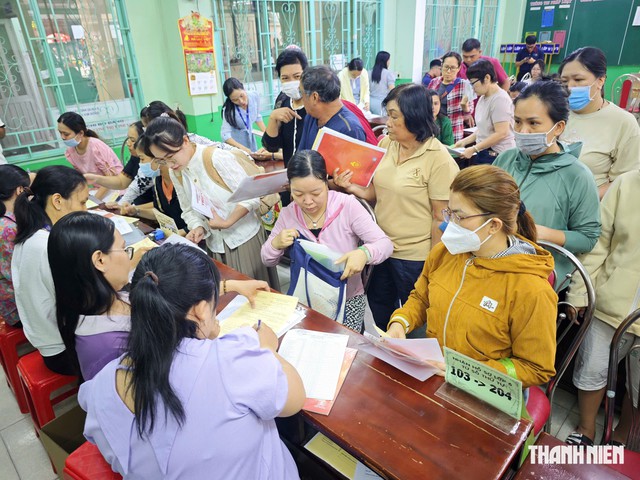 Trường hợp học sinh bị ph&acirc;n bổ xa nơi cư tr&uacute;, Sở GD-ĐT TP.HCM n&oacute;i g&igrave;? - Ảnh 1.