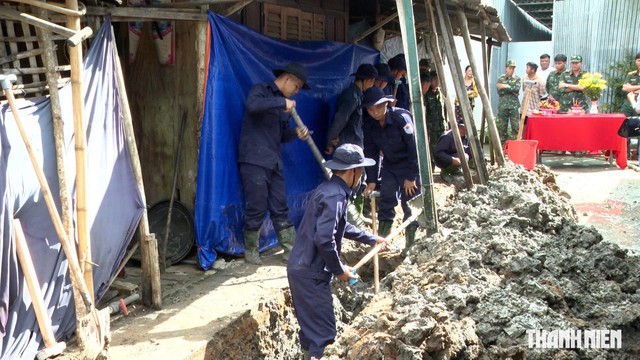 Cần Thơ khai quật vị trí nghi có 2 hố chôn tập thể 12 liệt sĩ- Ảnh 1.
