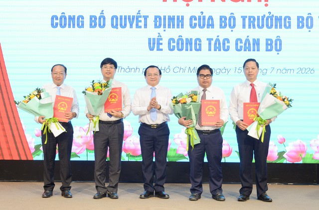 Bộ Tài chính bổ nhiệm hiệu trưởng, phó hiệu trưởng Trường ĐH Tài chính-Marketing - Ảnh 1.