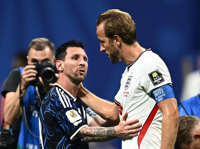 Harry Kane bất lực: 'Messi qu&aacute; giỏi, đội tuyển Anh cố ngăn cản nhưng kh&ocirc;ng thể'- Ảnh 2.