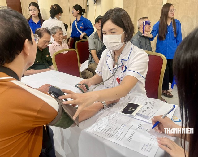 Ghi nhận ca bệnh tim mạch, ung thư khi khám sức khỏe, tầm soát - Ảnh 1.