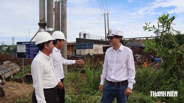 Di dời trụ điện, tháo 'điểm nghẽn' dự án nâng cấp, mở rộng quốc lộ 14- Ảnh 4.
